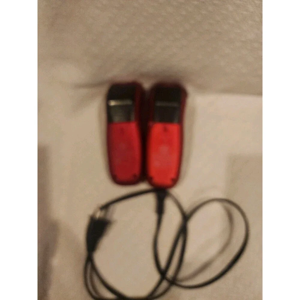 2 Vivitar PG-0204 Red Handheld Lightweight 3 Head Rotary Rechargeable Shaver
